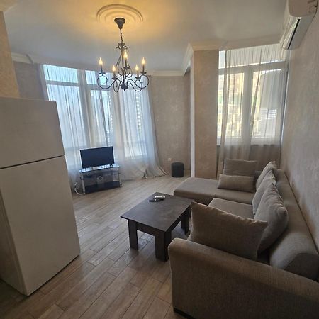 Apartment Roin Batumi Bagian luar foto
