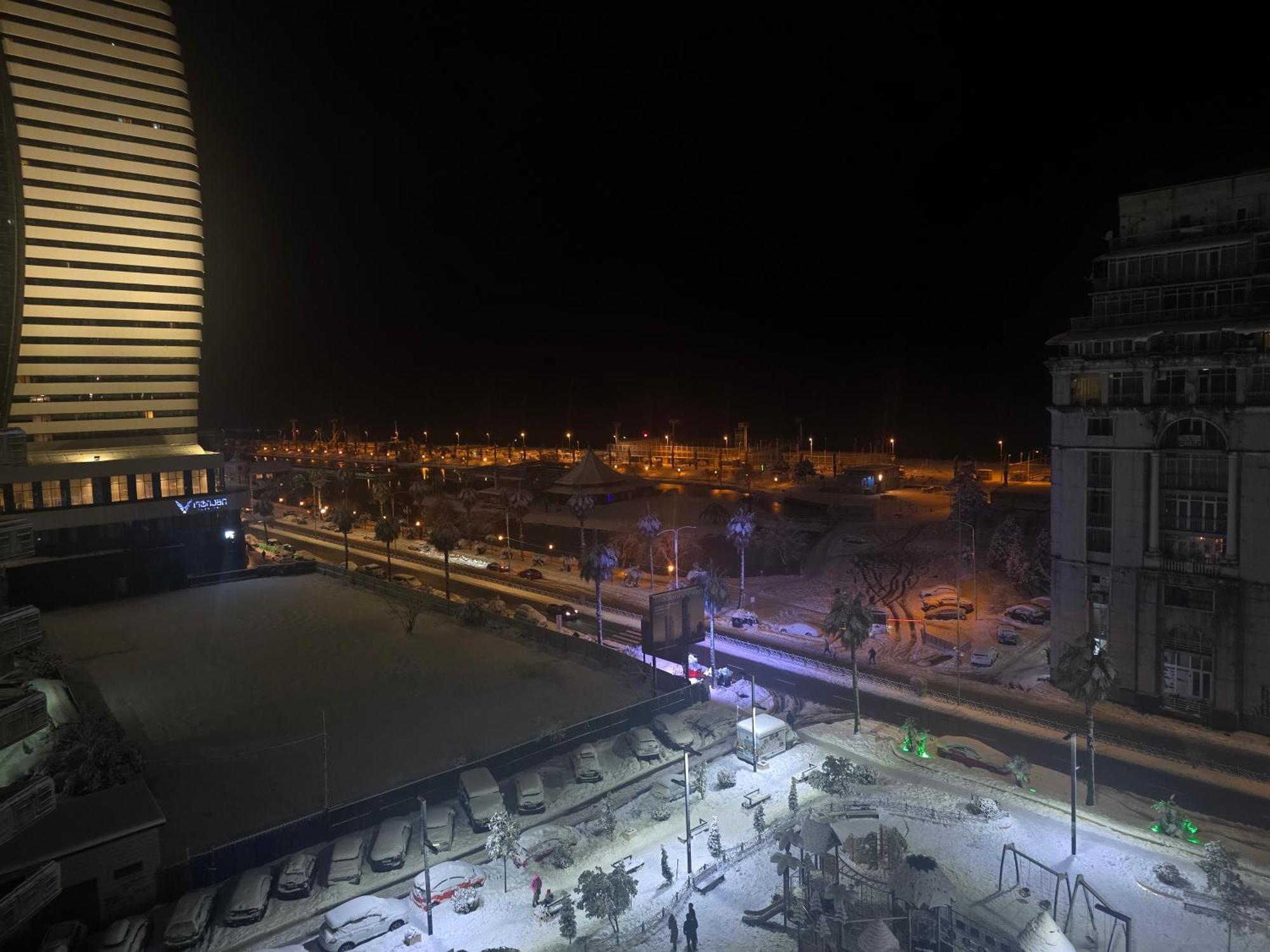Apartment Roin Batumi Bagian luar foto